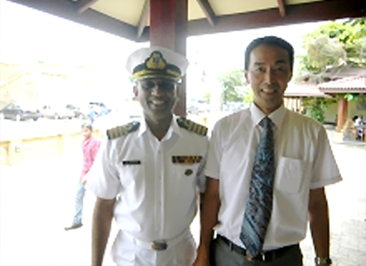 スリランカの海軍将校と
